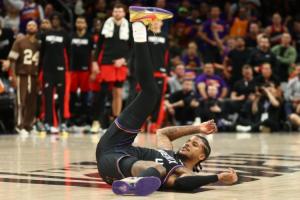 风雪压不住你了？杰伦·格林半场20分钟 14中8高效砍下22分！