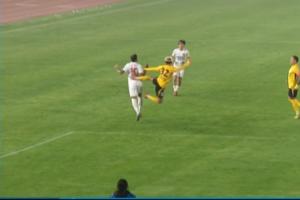 飞踹对手背部直红！中足联官方：对丁海峰停赛1场，罚款1万元