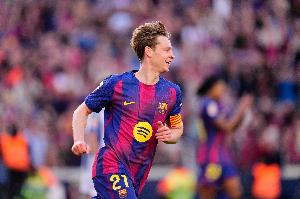 记者：巴萨球员迎来休息日，加维、德容来到基地训练