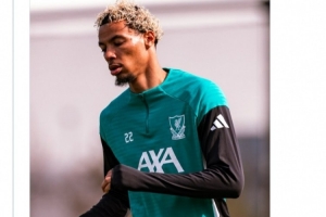 巴黎圣日耳曼官方社媒留言：祝埃基蒂克早日康复