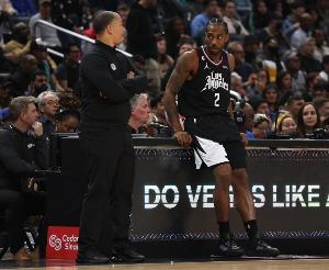 伦纳德末节挣扎！卢：追梦限制得很好 我们应对包夹时执行不够好