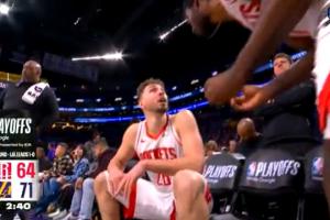 你要硬起来啊！暂停期间 伊森对着申京握拳怒吼！