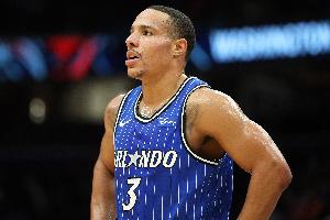 内外线手感都不好！贝恩半场16分钟 7中1&三分4中1