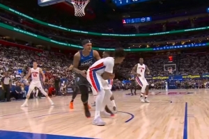 分差25分！班凯罗持球被生断 反抢犯规送奥萨尔两罚