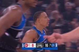 火力压制！贝恩外线开火三分飙中 魔术轰出10-0攻击波