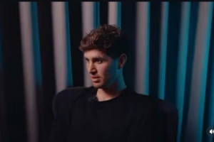 斯通斯社媒告别：曼城永远是我的家，希望球迷为我感到骄傲