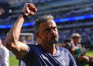 恩里克：我非常尊重崇尚进攻战术风格的教练，孔帕尼正是其中代表