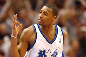 惊人相似！23年前的今天麦迪带领第8的魔术击败活塞 3-1拿到赛点