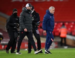 记者：皇马主帅的目标只有克洛普，穆里尼奥毛遂自荐皇马不看好他