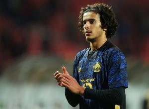 记者：阿森纳、拜仁和曼联都有意布阿迪，曼联考虑用弗格森说服他