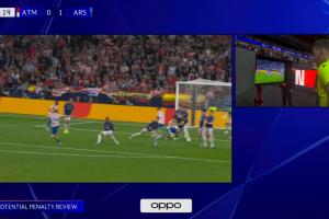 略伦特打门本·怀特禁区内手球送点！阿尔瓦雷斯点射破门