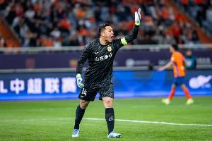 泰山最近三场中超都先失球，上次单赛季连续四场先失球是在2014年