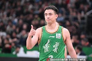 效率太低！赵继伟15中4拿到10分1板11助4断 3次失误