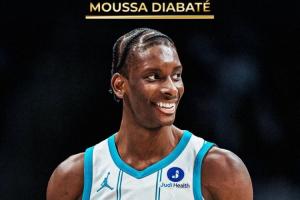 拼命三郎！NBA常规赛最佳拼搏奖：黄蜂前锋迪亚巴特！