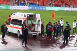 兰州0-3泰山B队，看台听到骨头碰撞的声音，祝愿艾孜海尔早日康复