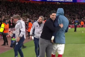 吓人！葡体最后一攻险进球，若昂-西蒙斯劲射稍稍偏出！