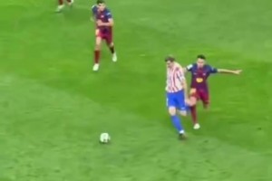 巴萨博主：很明显索尔洛特是自己绊倒了自己，这根本不是犯规