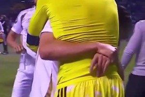 沧海桑田！孙兴慜与洛里赛后开心庆祝晋级冠军杯半决赛！