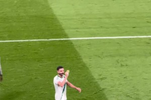 阿森纳球员对点球判罚被推翻感到不满